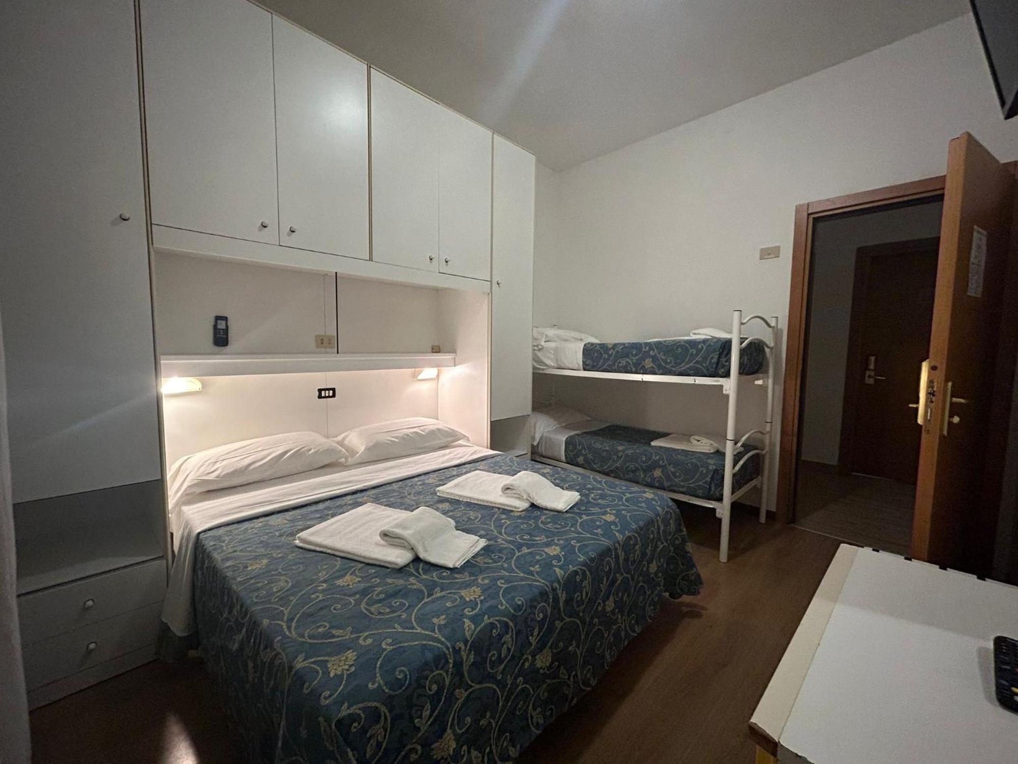 Neps Hotel 3*